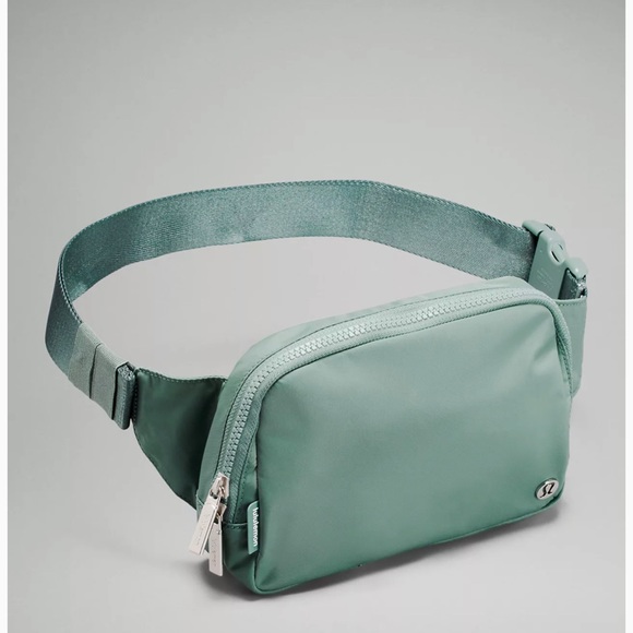 LARGE Lululemon Everywhere Belt Bag-Tidewater Teal - Picture 4 of 8
